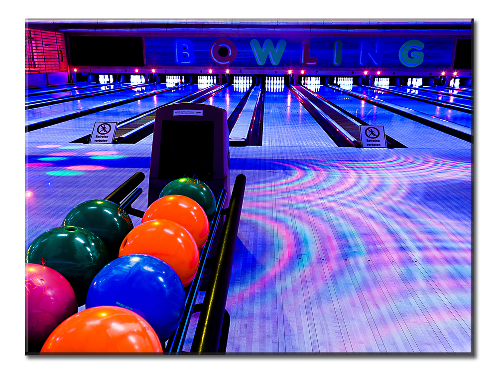 Club Bowling Balls - 1 Panel L